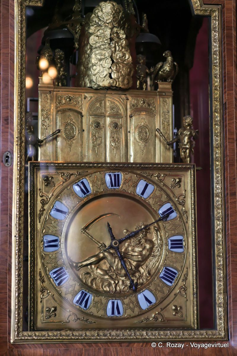 Версаль часы. Часы Гранд хотел Париж.
