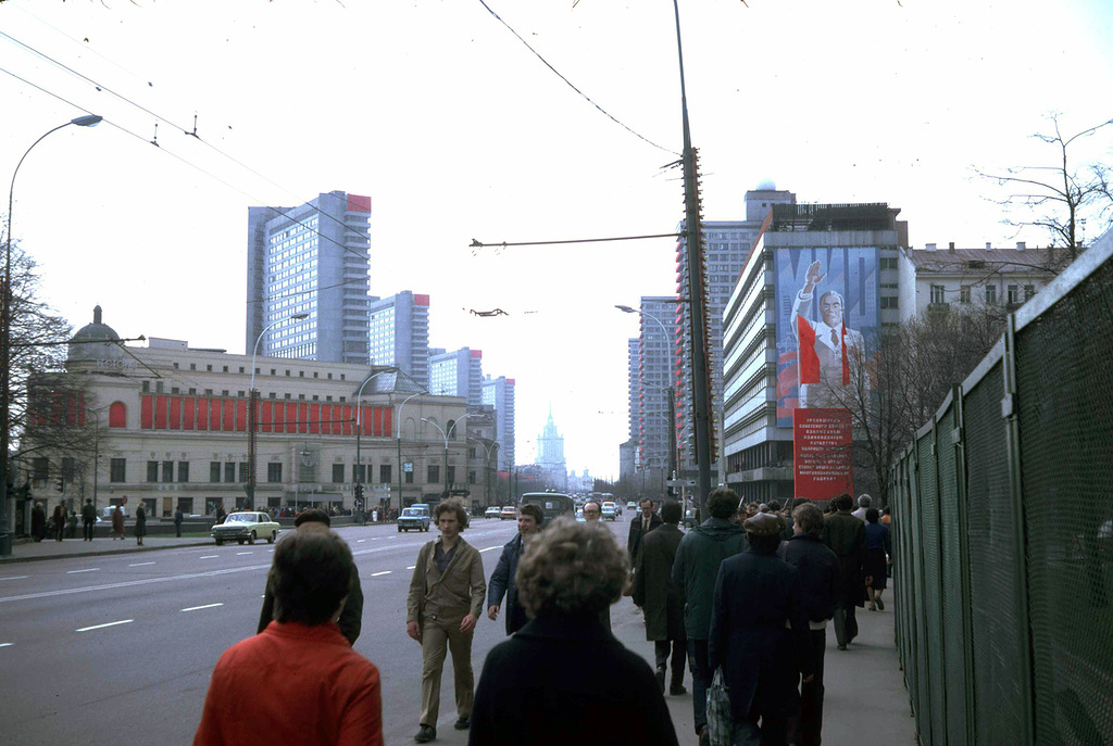 596 Москва 1982 года: семнадцать мгновений весны